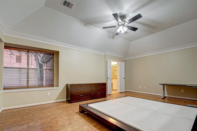 Building Photo - 4611 Summer Lakes