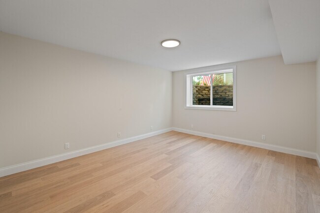 Building Photo - 1018 Bonnie Brae Ln