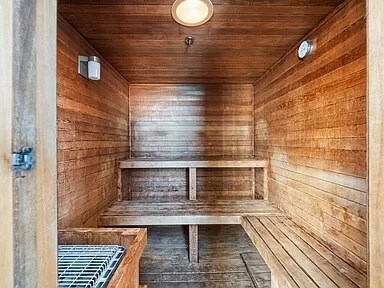 Building Photo - 401 E Ontario St