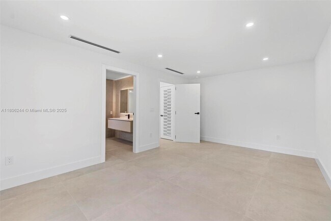 Building Photo - 7530 SW 134th St