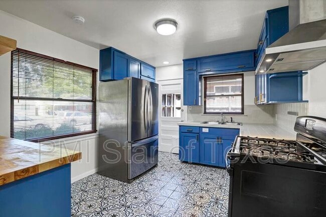 Building Photo - 10138 Estacado Dr