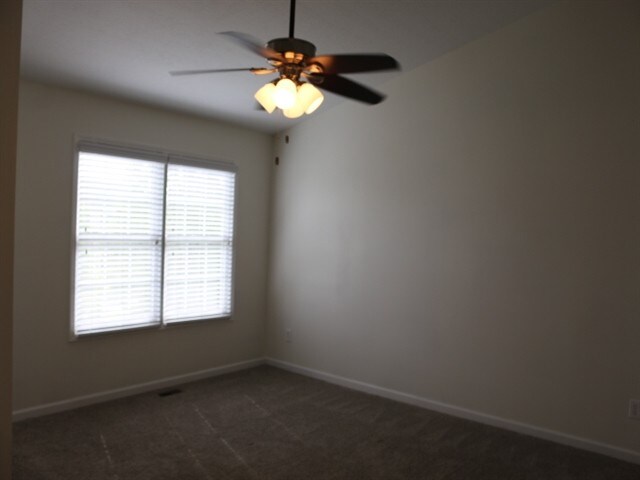 Building Photo - 2021 Belmont Dr