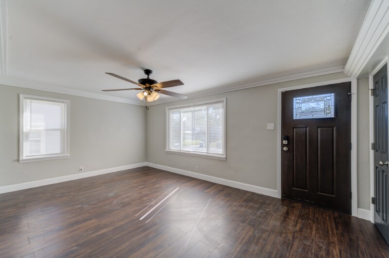 Building Photo - 9701 Echo Ln