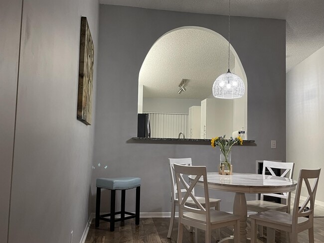 Building Photo - 1030 Green Pine Blvd