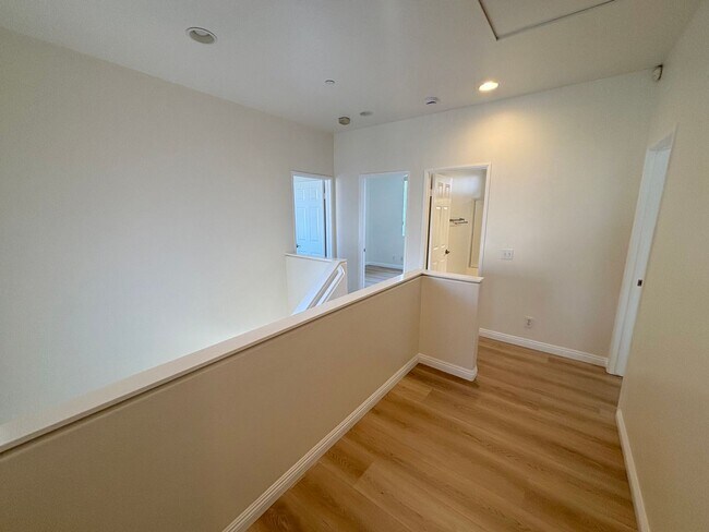Building Photo - Very clean and upgraded 4 bedroom home in Buena Park