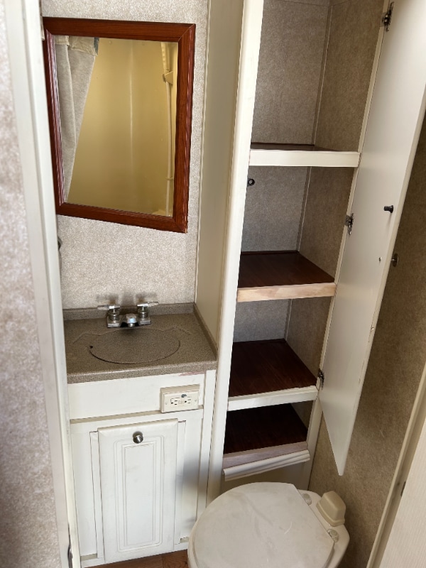 Building Photo - 4541 N Old Romero Rd