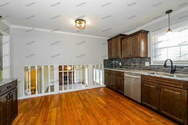 Building Photo - 1103 Brookside Ct