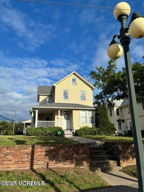 Building Photo - 601 Main St