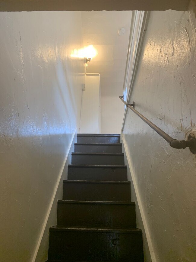 Building Photo - York City-3 Bedroom 1 Bath House