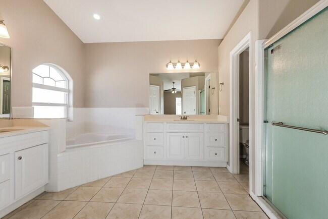 Building Photo - 7742 Ashford Dr