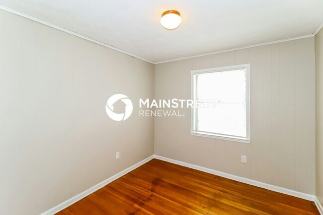 Building Photo - 3 Bedroom Pet-Friendly Home in Memphis, TN with Main Street Renewal