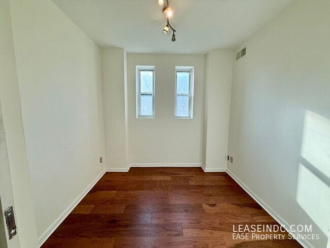Building Photo - 1133 13th St NW