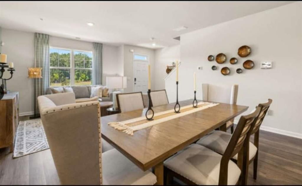 Building Photo - 6741 Leigh St