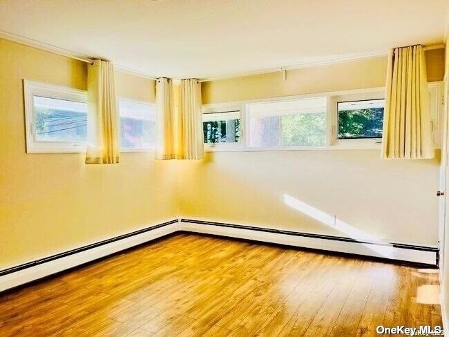 Building Photo - 85 Searingtown Rd