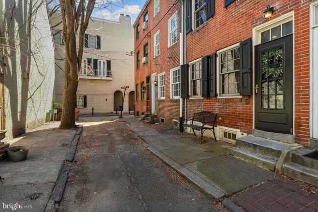 Building Photo - 928 Irving St