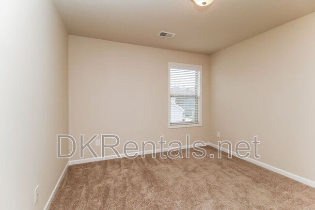 Building Photo - 245 Orchard Dr