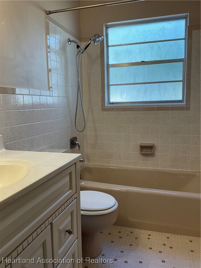 Building Photo - 106 Karola Dr