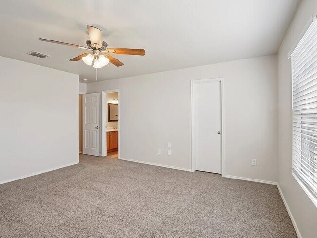 Building Photo - 4933 Parkrise Dr