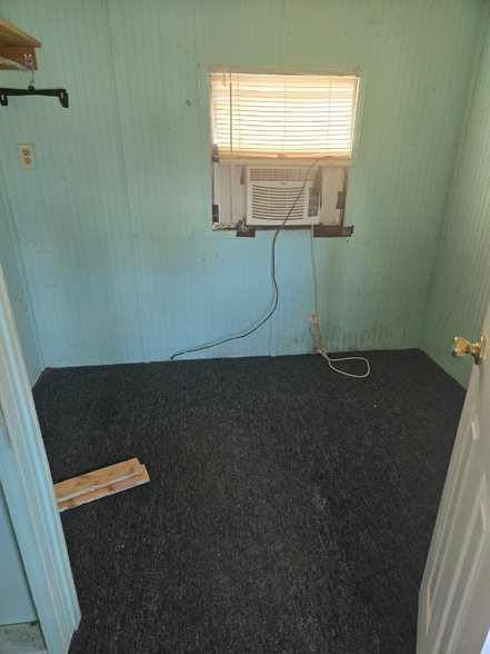 Building Photo - 1075 Sweeten Creek Rd