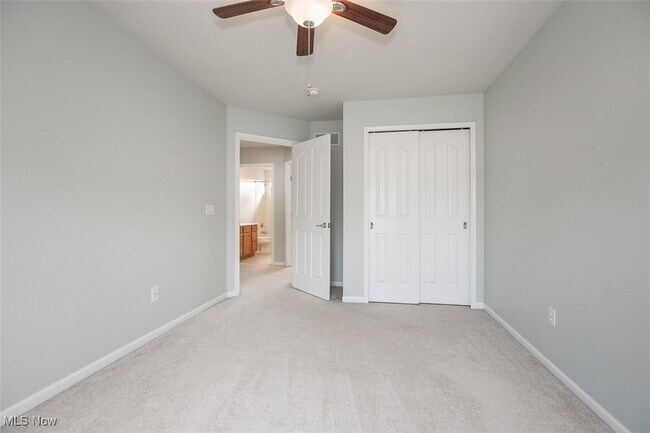 Building Photo - 2553 Seton Dr