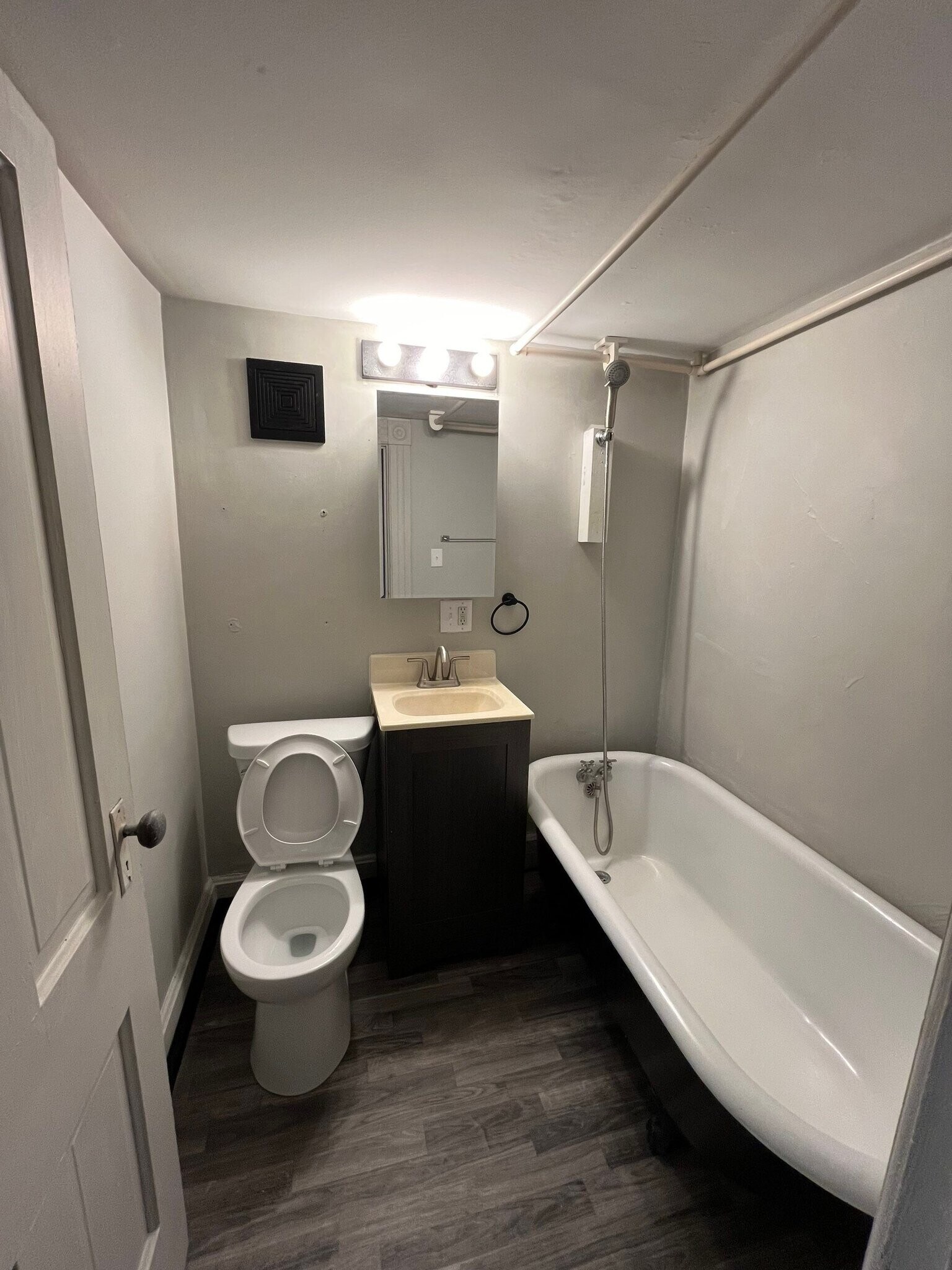 Building Photo - 1508 W 14th St