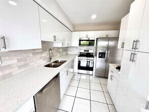 Building Photo - 5900 SW 127th Ave