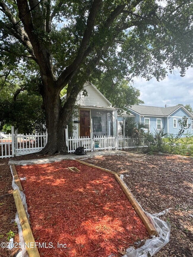 Building Photo - 950 Spearing St