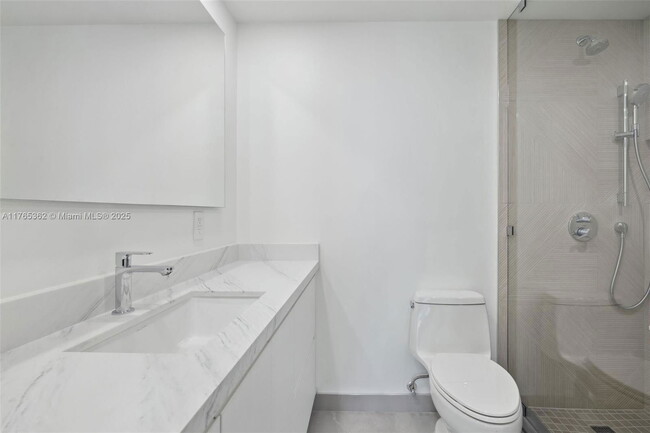 Building Photo - 5065 Collins Ave