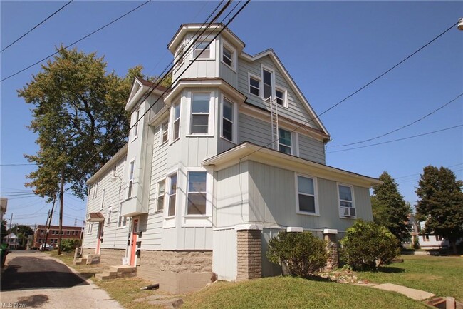 Primary Photo - 246 5th St NW