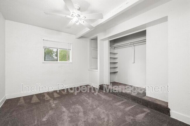 Building Photo - 2310 S Green St
