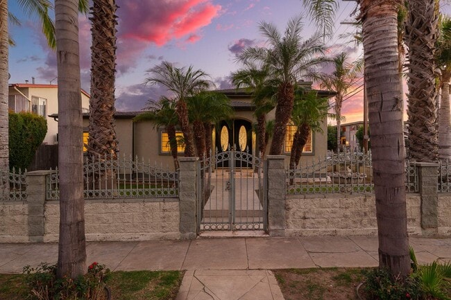 Building Photo - 4356 Kingswell Ave