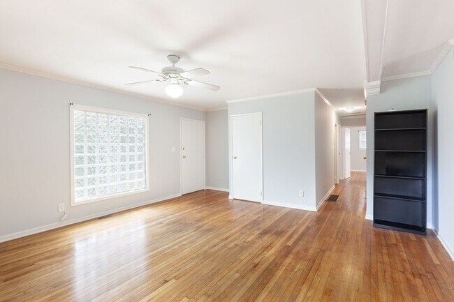 Building Photo - 3BR/2.5BA in Ideal Smyrna Location w/ Deck...