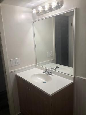 Building Photo - 244 Oakville Ave