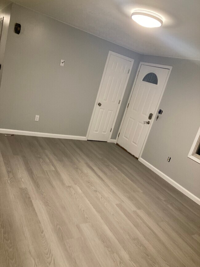 Building Photo - 608 Wheeler Ln