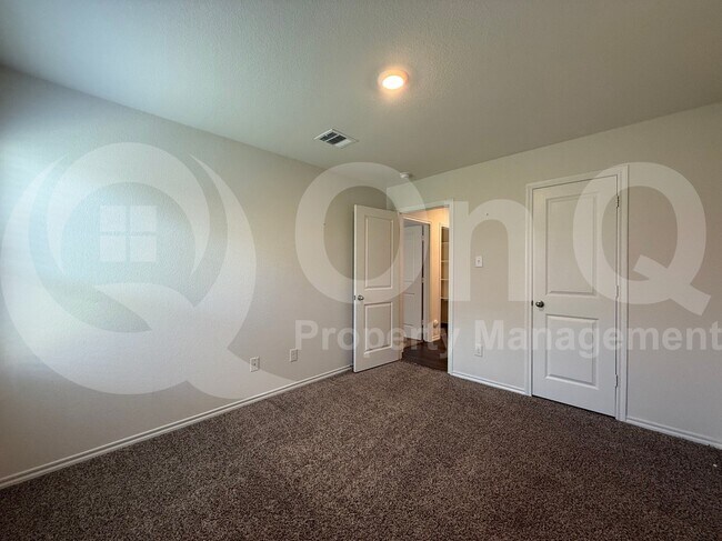 Building Photo - 3060 Stratford Wy