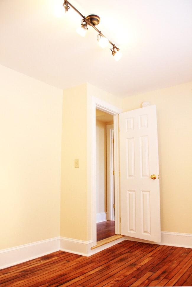 Building Photo - 48 N Champlain St