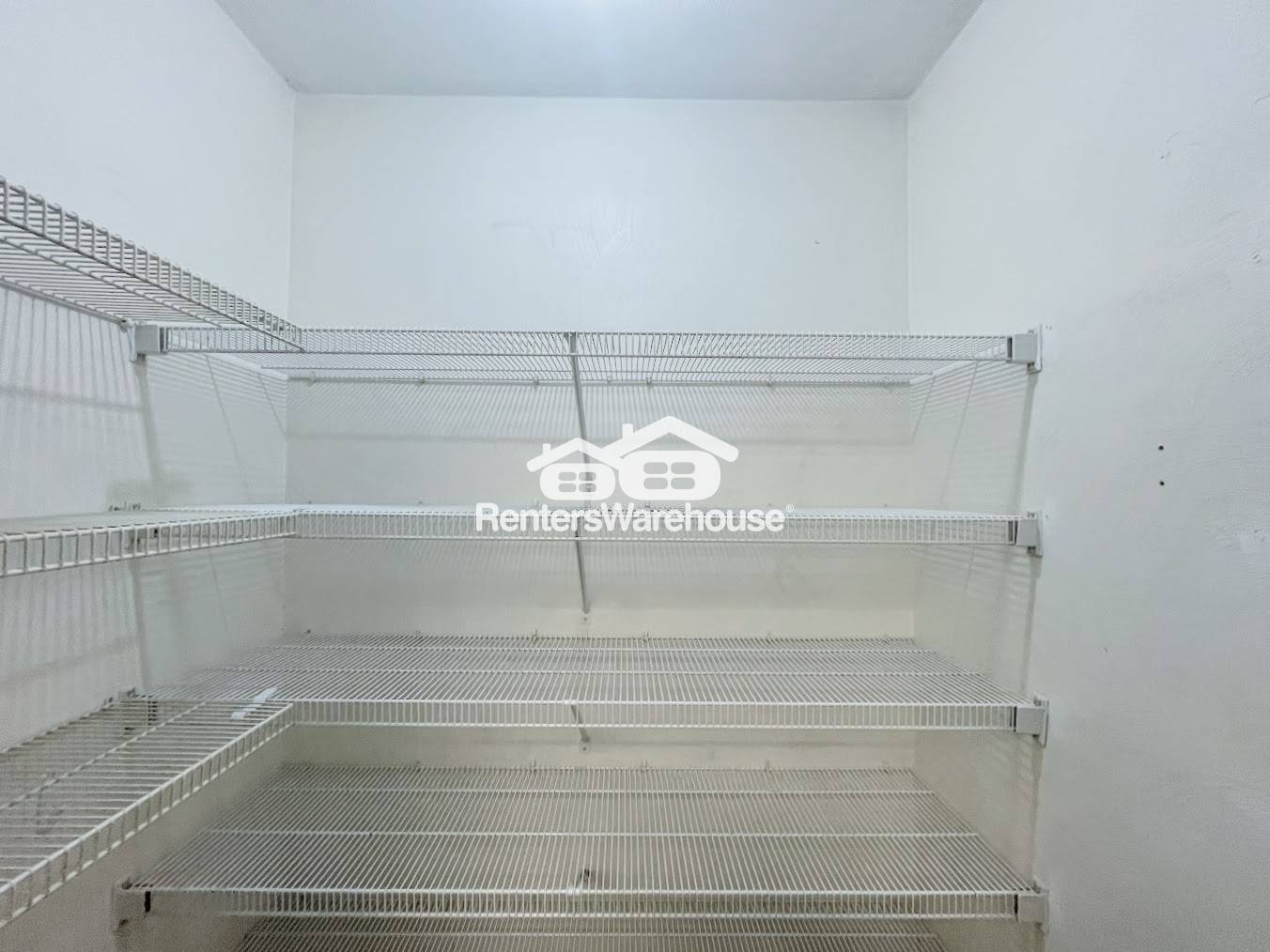 Building Photo - 2801 Leeds Ct