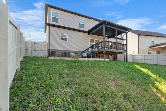 Building Photo - 383 Barry Dr