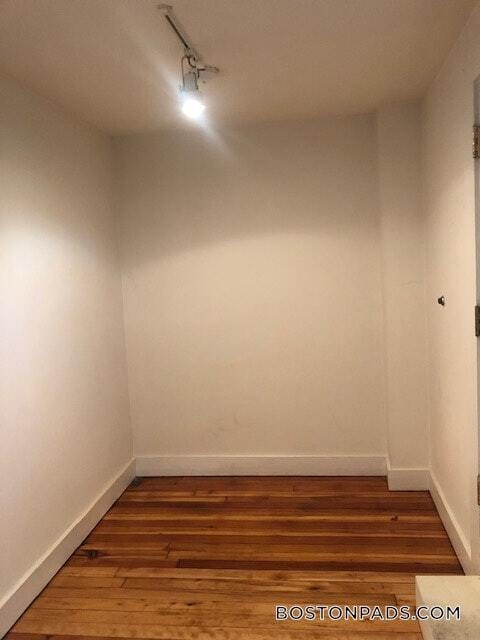 Building Photo - 39 Beacon St