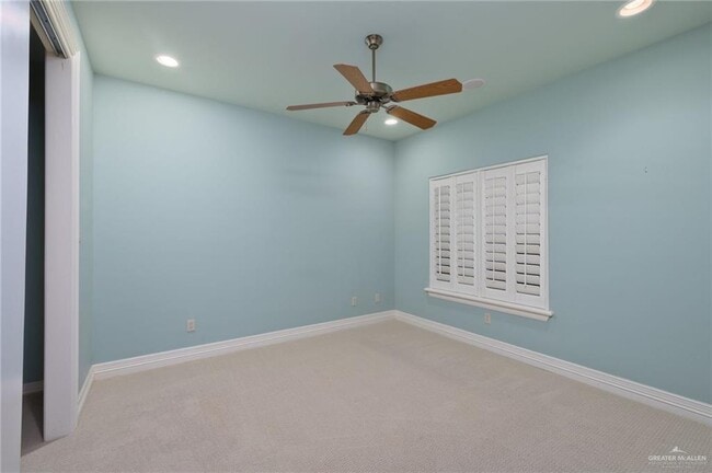 Building Photo - 12 Sunset Dr