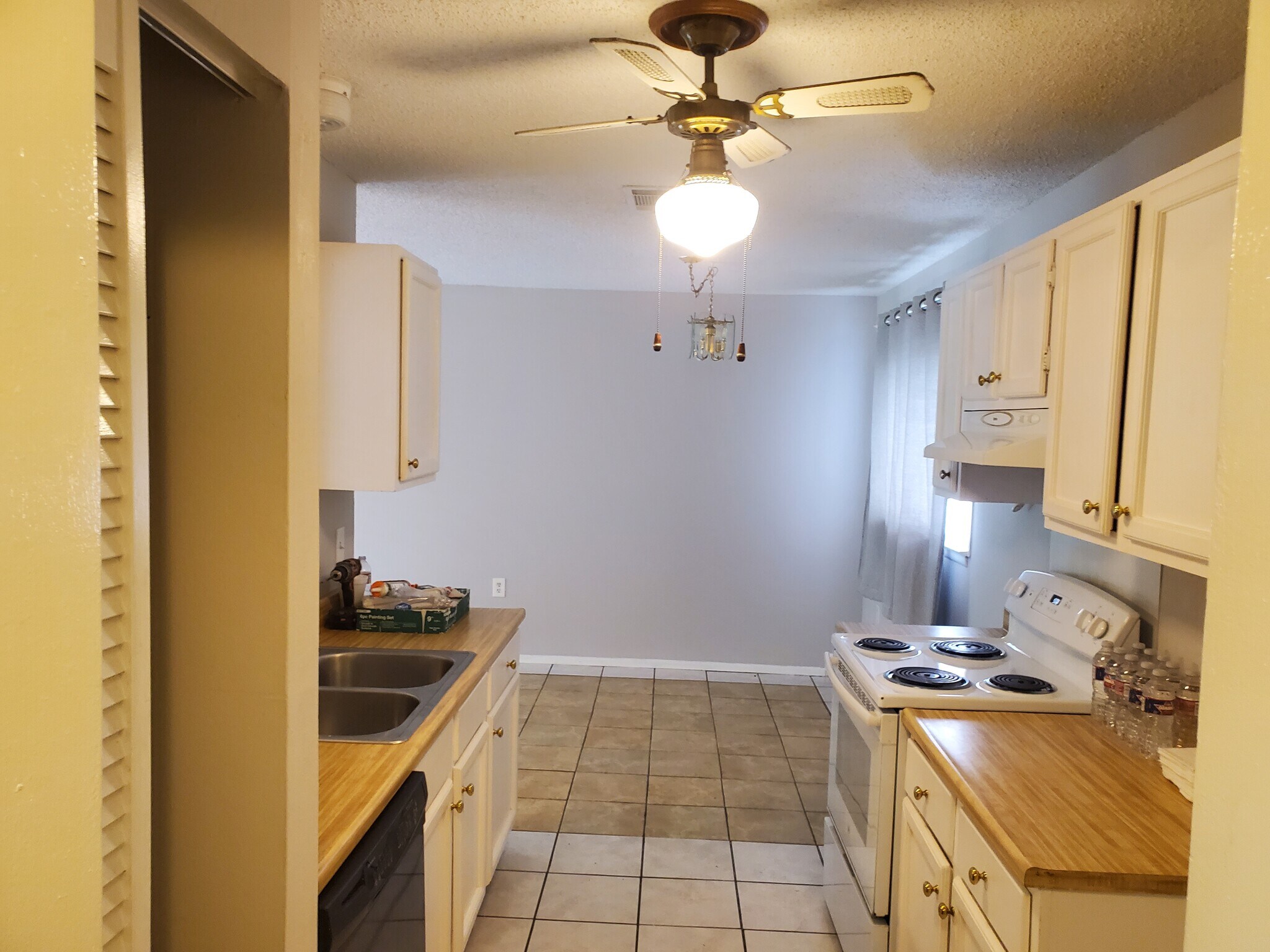 Building Photo - 9815 Meadow Lark