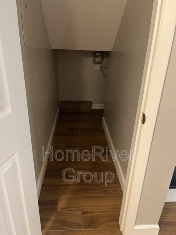 Building Photo - 2719 14th Ct