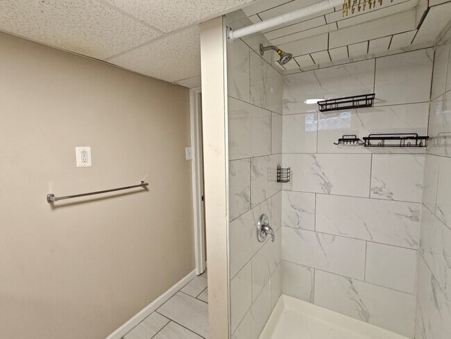Building Photo - 6766 Blakemore St