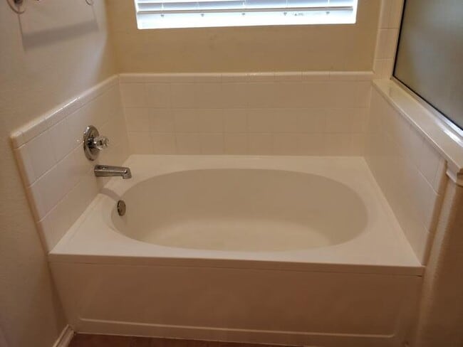 Building Photo - 9000 Ipswich Bay Dr