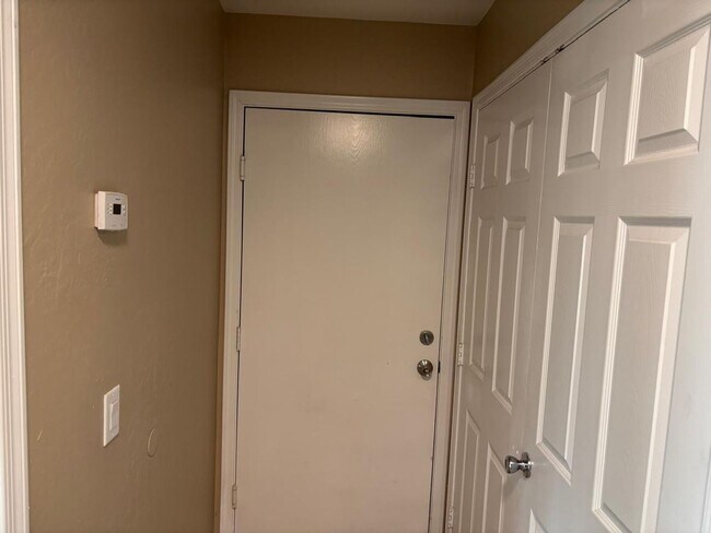 Building Photo - Charming 3BR House in Phoenix