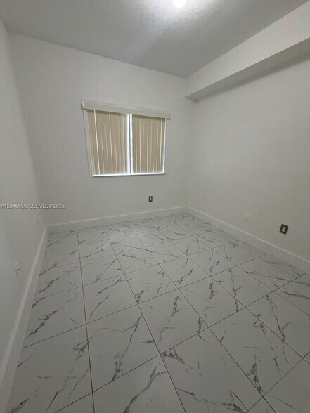 Building Photo - 7220 NW 114th Ave