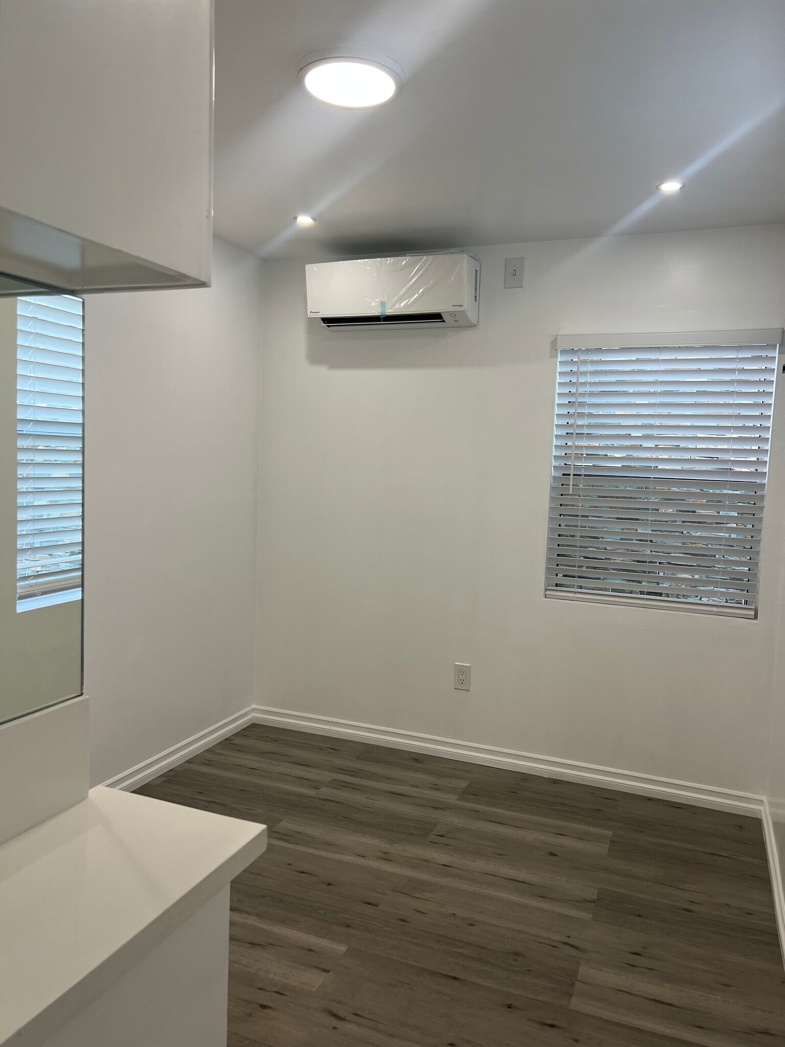 Building Photo - 1444 Alvira St