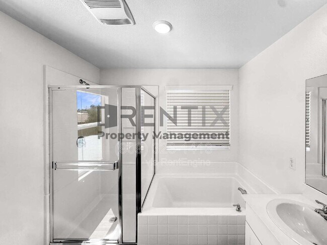 Building Photo - 15739 Yosemite St