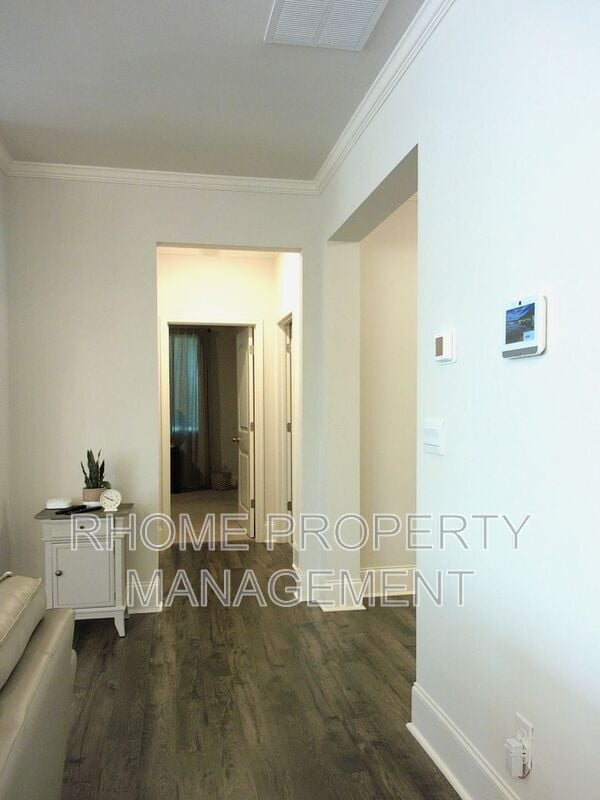 Building Photo - 9926 Stretford Rd