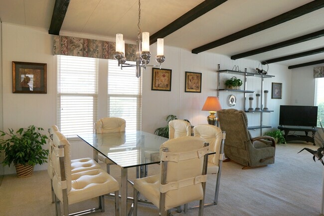 Building Photo - 38381 Poppet Canyon Dr